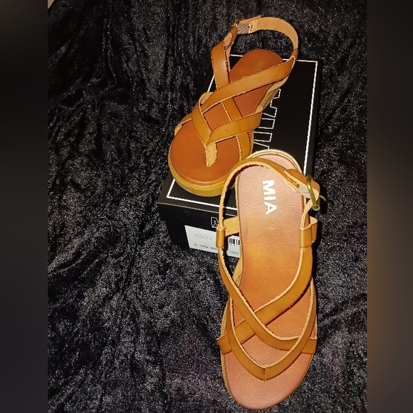MIA Shoes - BNIB Mia Adiline sandals